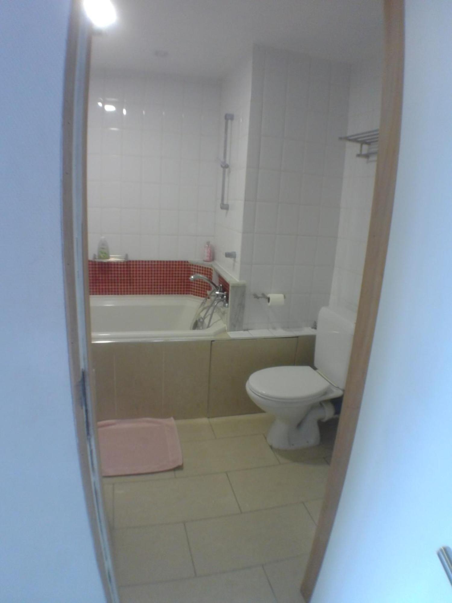 Centre 13 Quai Godefroid Kurth Pour 2 Pers A 25 Min Gare Guillemins Apartment Lüttich