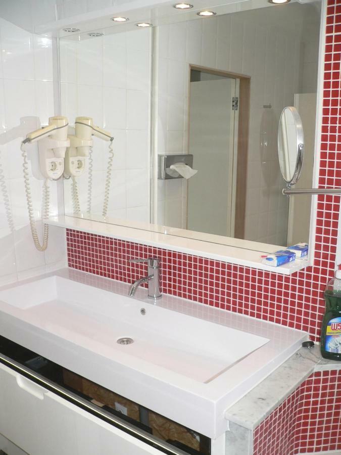 Centre 13 Quai Godefroid Kurth Pour 2 Pers A 25 Min Gare Guillemins Apartment